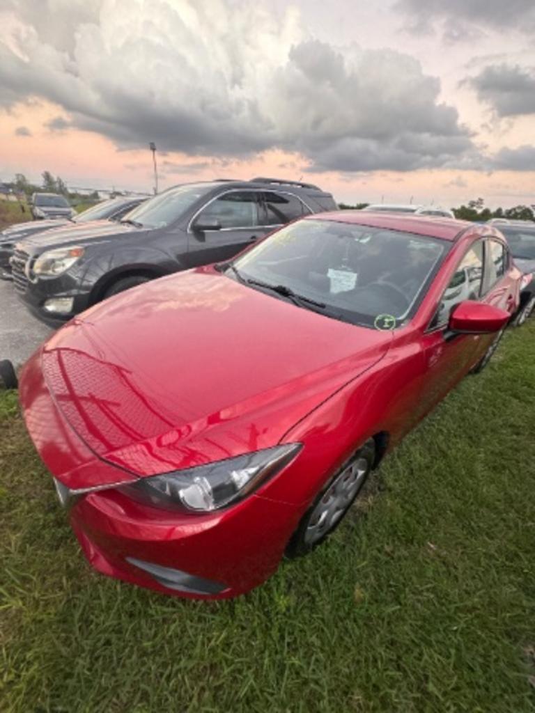 2015 Mazda MAZDA3 i Sport