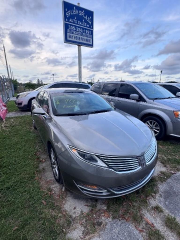 2015 Lincoln MKZ Front Wheel Drive's photo