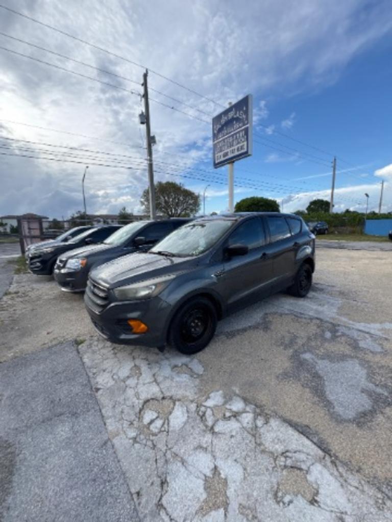 2018 Ford Escape S's photo