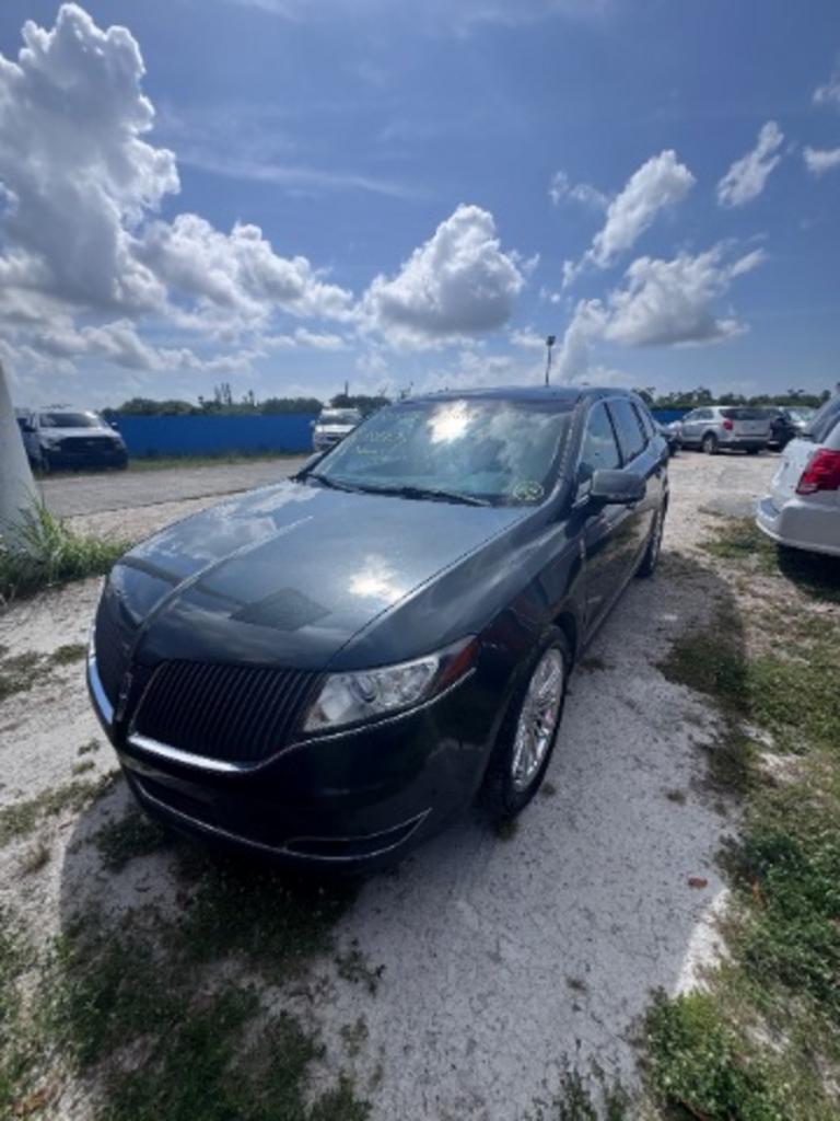 2015 Lincoln MKT 3.5 EcoBoost AWD's photo